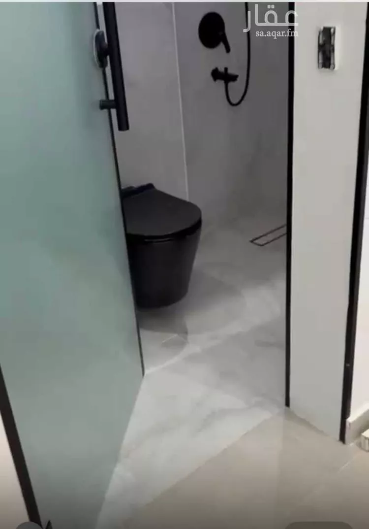 Floor for Sale in Riyadh Al Janadriyah