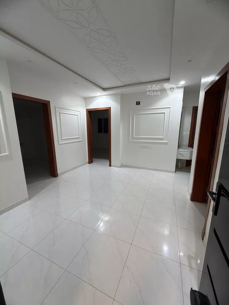 Floor for Rent in Riyadh Uhud 4