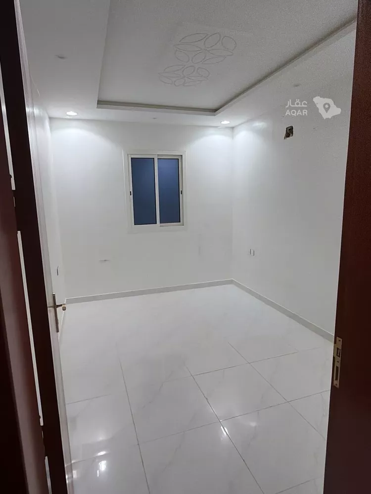 Floor for Rent in Riyadh Uhud 6