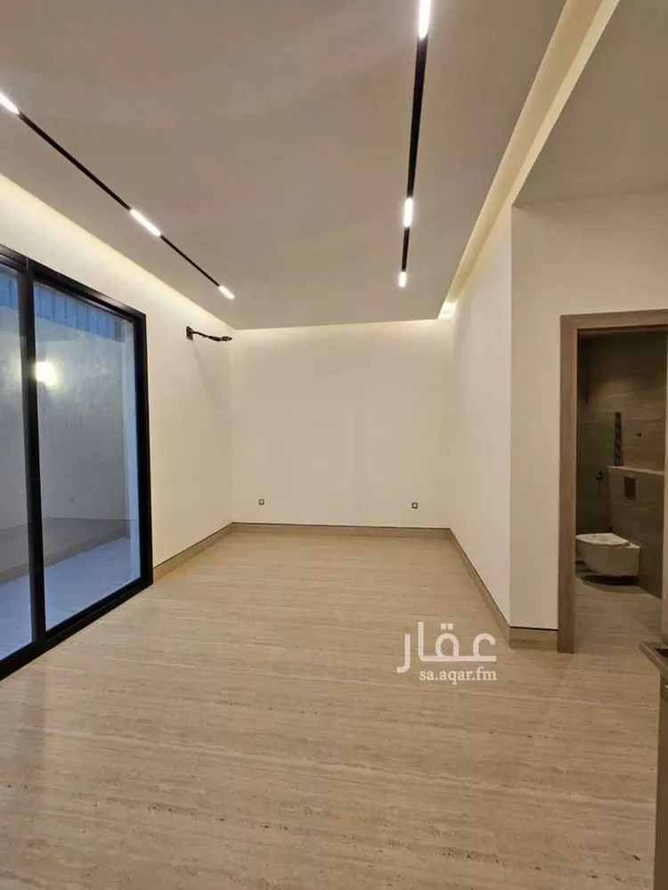 دور للبيع في شارع المجرا, حي الوادي, مدينة الرياض, منطقة الرياض 8