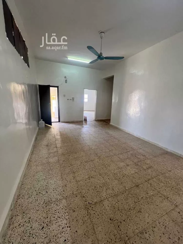 شقة للإيجار في شارع ابن النفيس ، حي اليرموك ، طريف‎ ، طريف