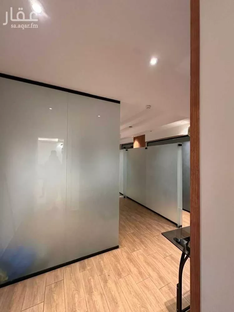 مكتب تجاري للإيجار في شارع الامير سعود الفيصل ابن عبد ا, حي الروضة, مدينة جدة, منطقة مكة المكرمة صورة 3