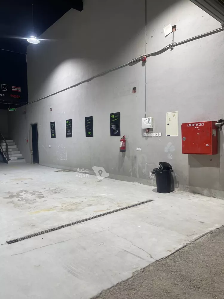 Shop for Rent in Riyadh Al Qadisiyah صورة 3