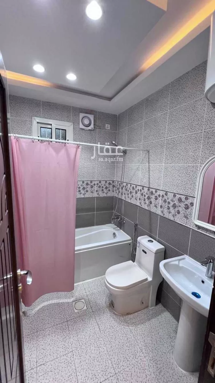 عمارة للإيجار في شارع الدائرة, حي الصفاء, مدينة تبوك, منطقة تبوك صورة 4