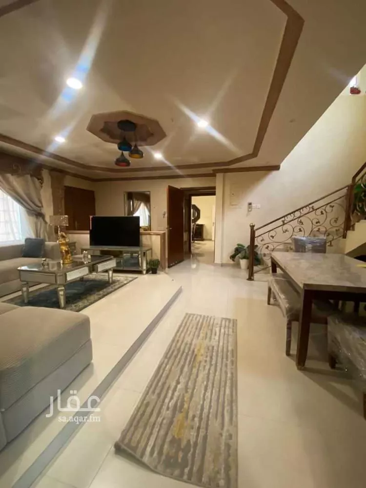 فيلا للبيع في شارع عبدالله بن المغيرة, حي إشبيلية, مدينة الرياض, منطقة الرياض صورة 4
