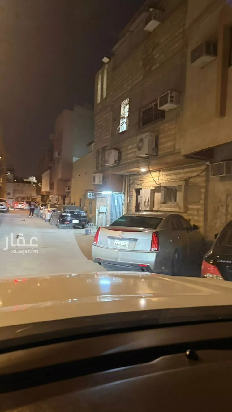 عمارة للبيع في شارع المعز بن باديس, حي أم الحمام الشرقي, مدينة الرياض, منطقة الرياض