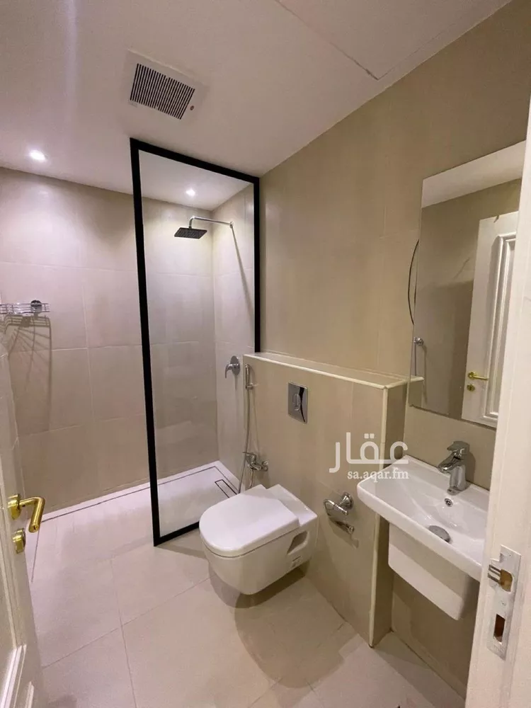 شقة للبيع في شارع عبد اللطيف بن عبد الملك, حي الملقا, مدينة الرياض, منطقة الرياض 1 صورة