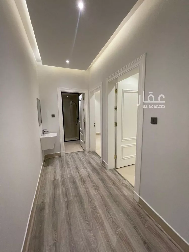 شقة للبيع في شارع عبد اللطيف بن عبد الملك, حي الملقا, مدينة الرياض, منطقة الرياض صورة 2