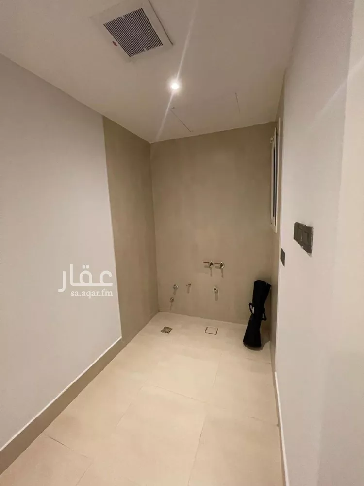 شقة للبيع في شارع عبد اللطيف بن عبد الملك, حي الملقا, مدينة الرياض, منطقة الرياض صورة 4