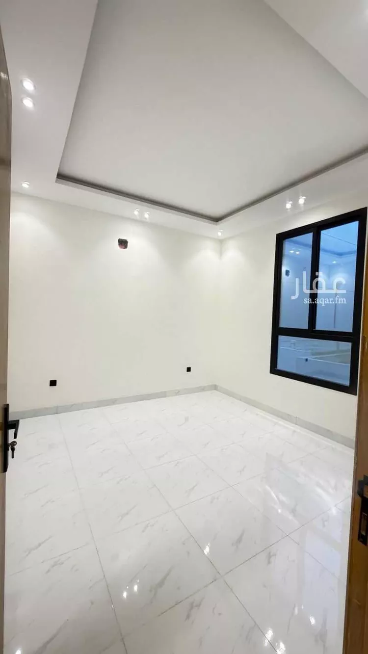 فيلا للبيع في شارع أحمد بشناق, حي الرمال, مدينة الرياض, منطقة الرياض صورة 2