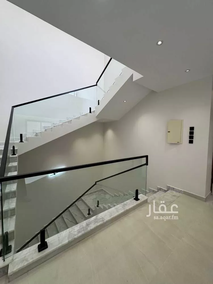 فيلا للبيع في شارع خليفة بن خياط, حي الوهلان, مدينة عنيزة, منطقة القصيم صورة 3