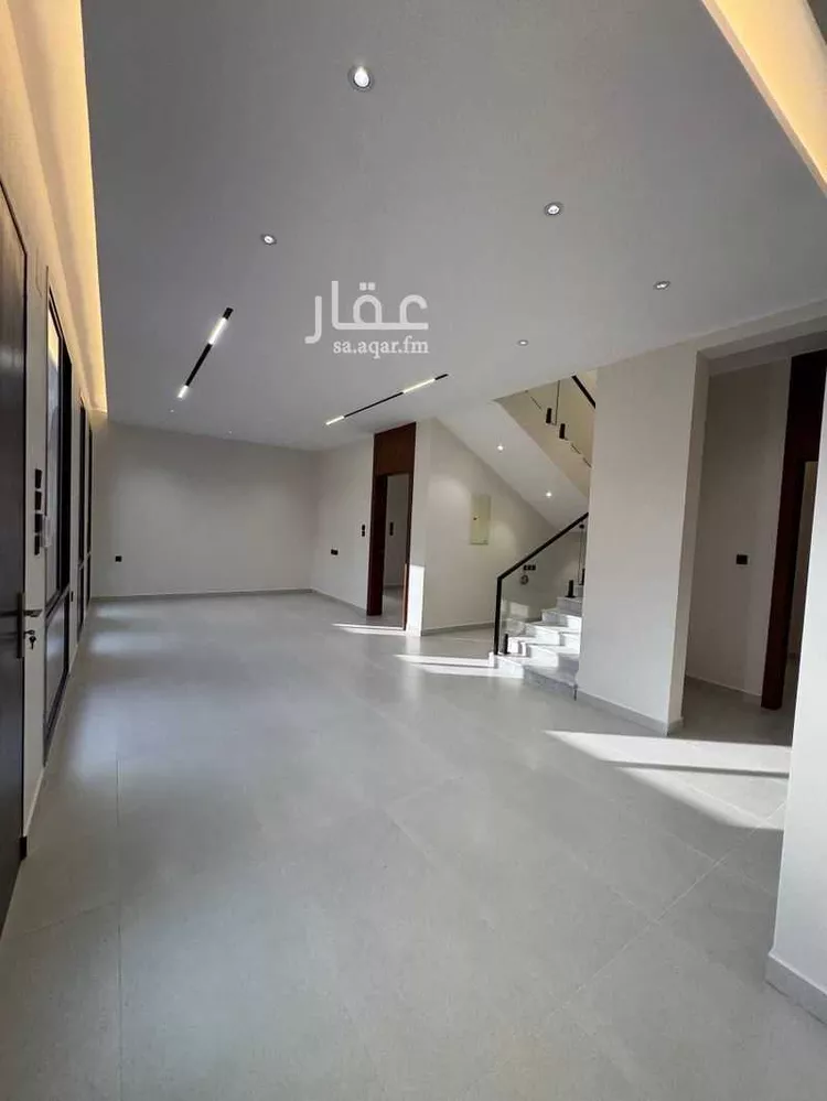 فيلا للبيع في شارع محمد الحصري, حي المصيف, مدينة عنيزة, منطقة القصيم صورة 2