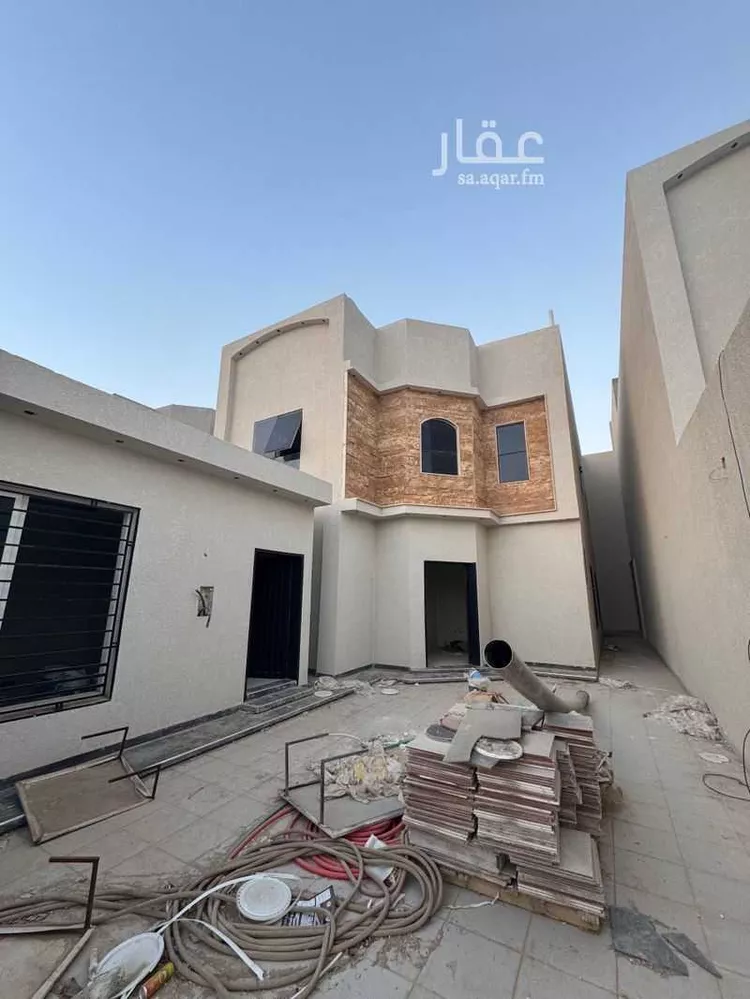 فيلا للبيع في شارع الطفيل بن يزيد, حي المروج, مدينة عنيزه, منطقة القصيم صورة 3