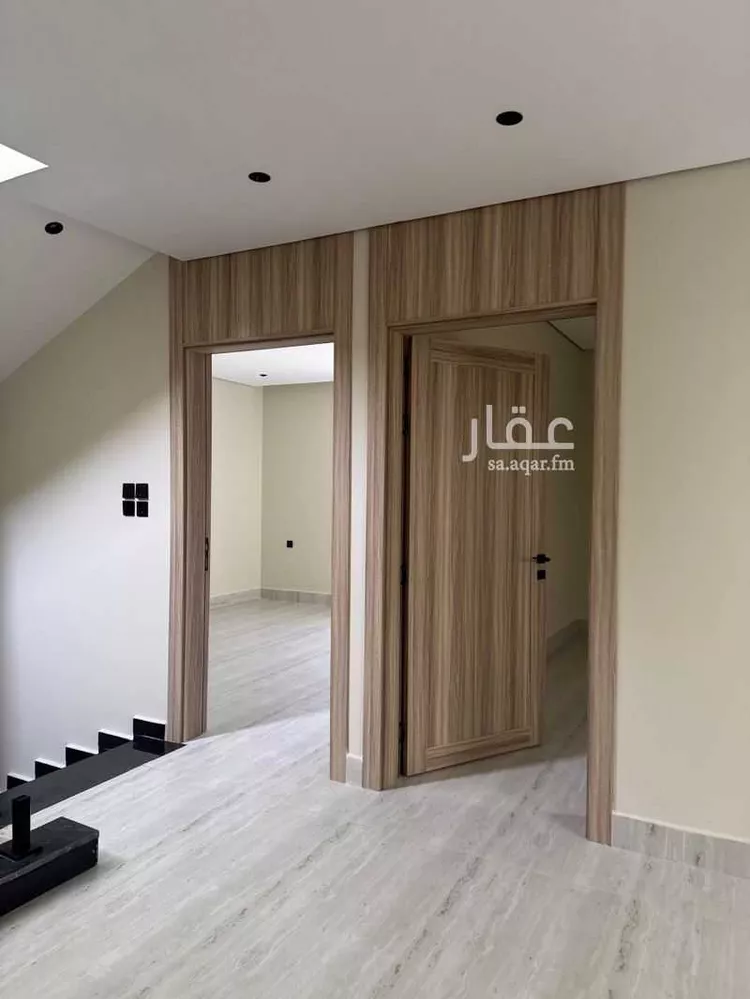 فيلا للبيع في شارع العشرين , حي الملك فهد, مدينة عنيزه, منطقة القصيم صورة 3