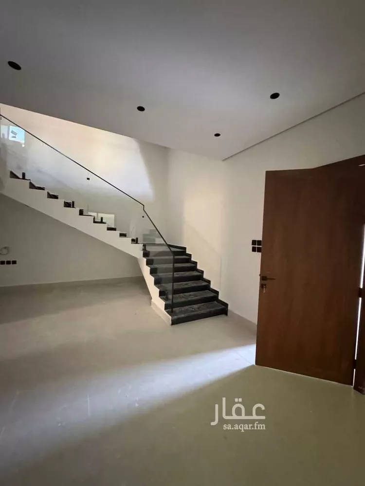 فيلا للبيع في شارع ابن حبان, حي الملك فهد, مدينة عنيزه, منطقة القصيم صورة 4