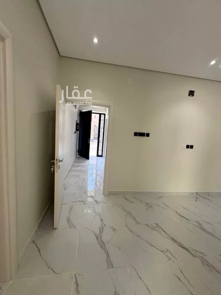 دور للبيع في شارع عبدالله العبسي, حي الملك خالد, مدينة عنيزه, منطقة القصيم صورة 2