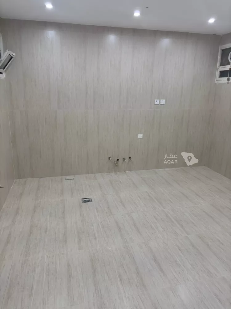Floor for Rent in Riyadh Jarir 5