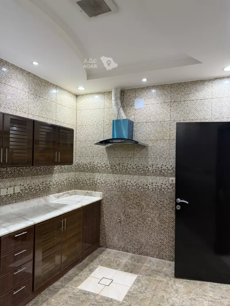 شقة للإيجار في شارع الرشادشي, حي غرناطة, مدينة الرياض, منطقة الرياض 8