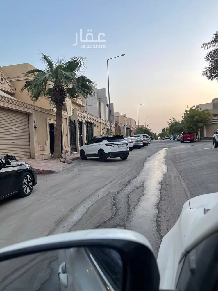 دور للبيع في شارع رقم 422, حي الملقا, مدينة الرياض, منطقة الرياض 1 صورة