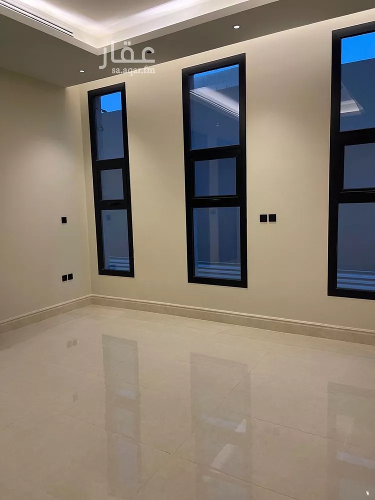 دور للبيع في شارع رقم 422, حي الملقا, مدينة الرياض, منطقة الرياض صورة 4