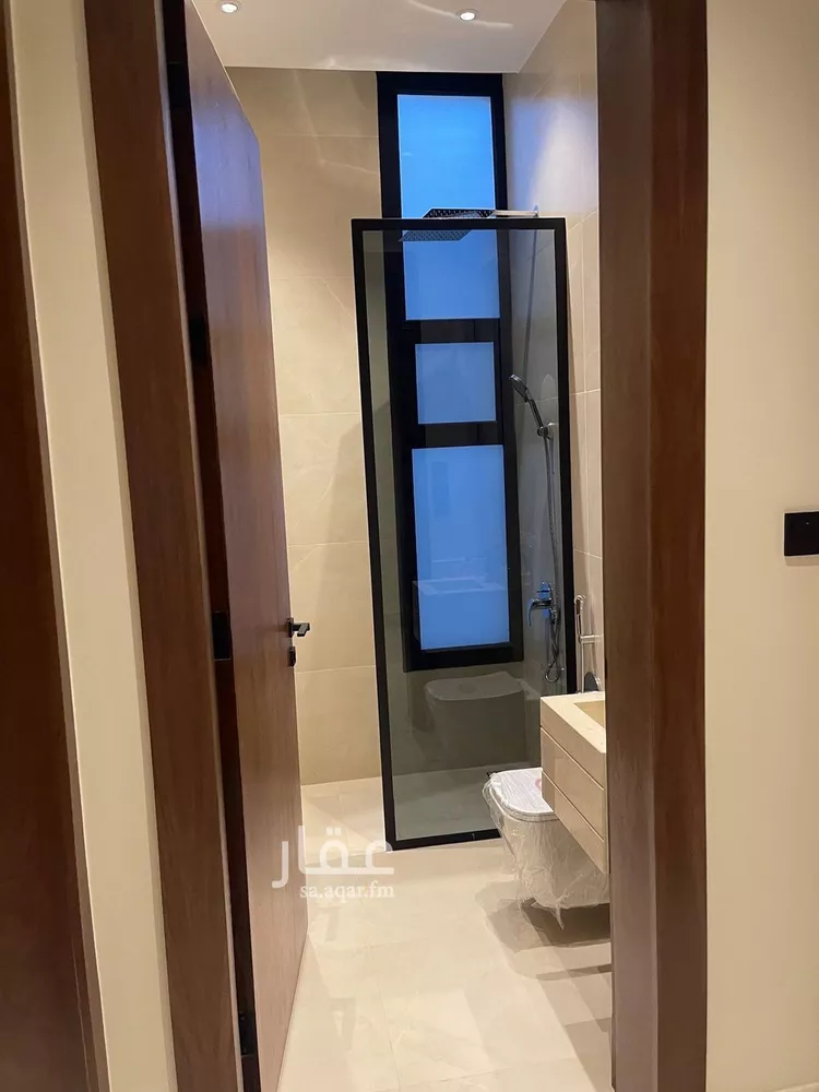 دور للبيع في شارع رقم 422, حي الملقا, مدينة الرياض, منطقة الرياض صورة 2