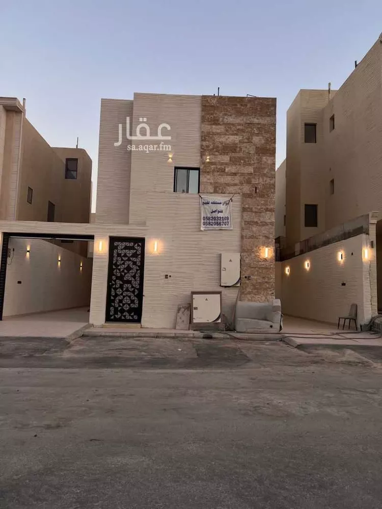 دور للبيع في شارع سراج الدين العسقلاني, حي عكاظ, مدينة الرياض, منطقة الرياض