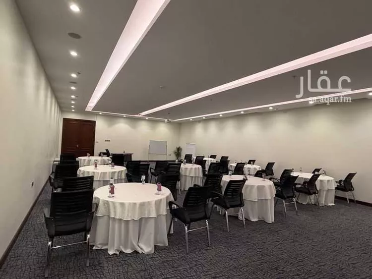 مكتب تجاري للإيجار في شارع الأمير مقرن بن عبدالعزيز, حي النزهة, مدينة الرياض, منطقة الرياض 1 صورة