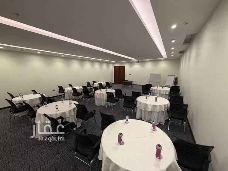مكتب تجاري للإيجار في شارع الأمير مقرن بن عبدالعزيز, حي النزهة, مدينة الرياض, منطقة الرياض صورة 3
