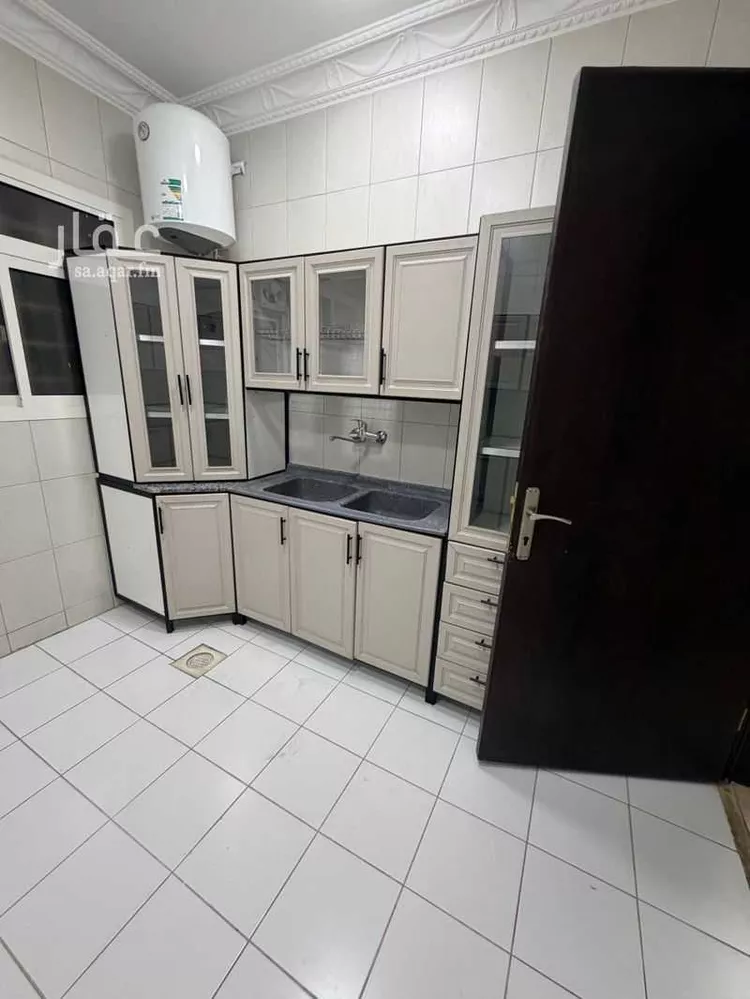 Commercial Office for Rent in Riyadh Badr صورة 5