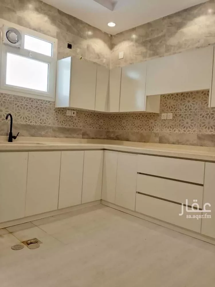 عمارة للإيجار في شارع عائشة بنت ابي بكر, حي السويدي, مدينة الرياض, منطقة الرياض 8