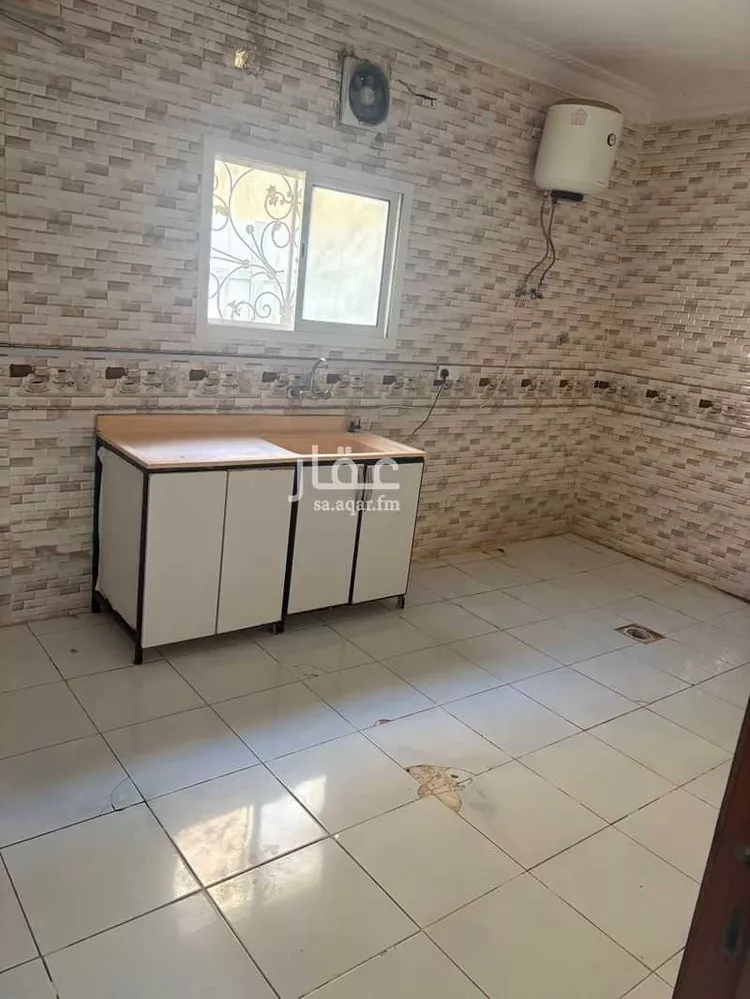 Floor for Rent in Riyadh Al Janadriyah صورة 2