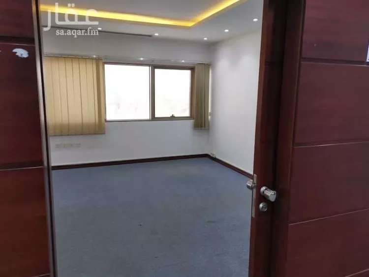 مكتب تجاري للإيجار في شارع عبدالله الهمذاني, حي الملز, مدينة الرياض, منطقة الرياض صورة 5