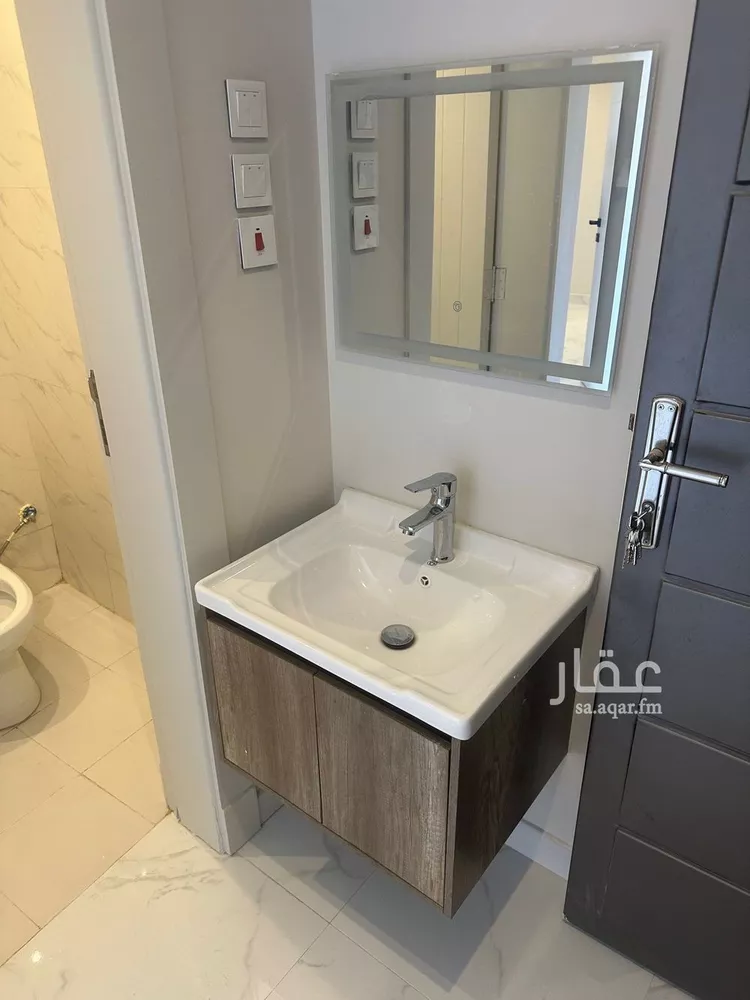 شقة للإيجار في شارع شهيد الدين ثم الوطن عبدالمحسن مسعود فا, حي الملك عبدالعزيز, مدينة الرياض, منطقة الرياض صورة 2
