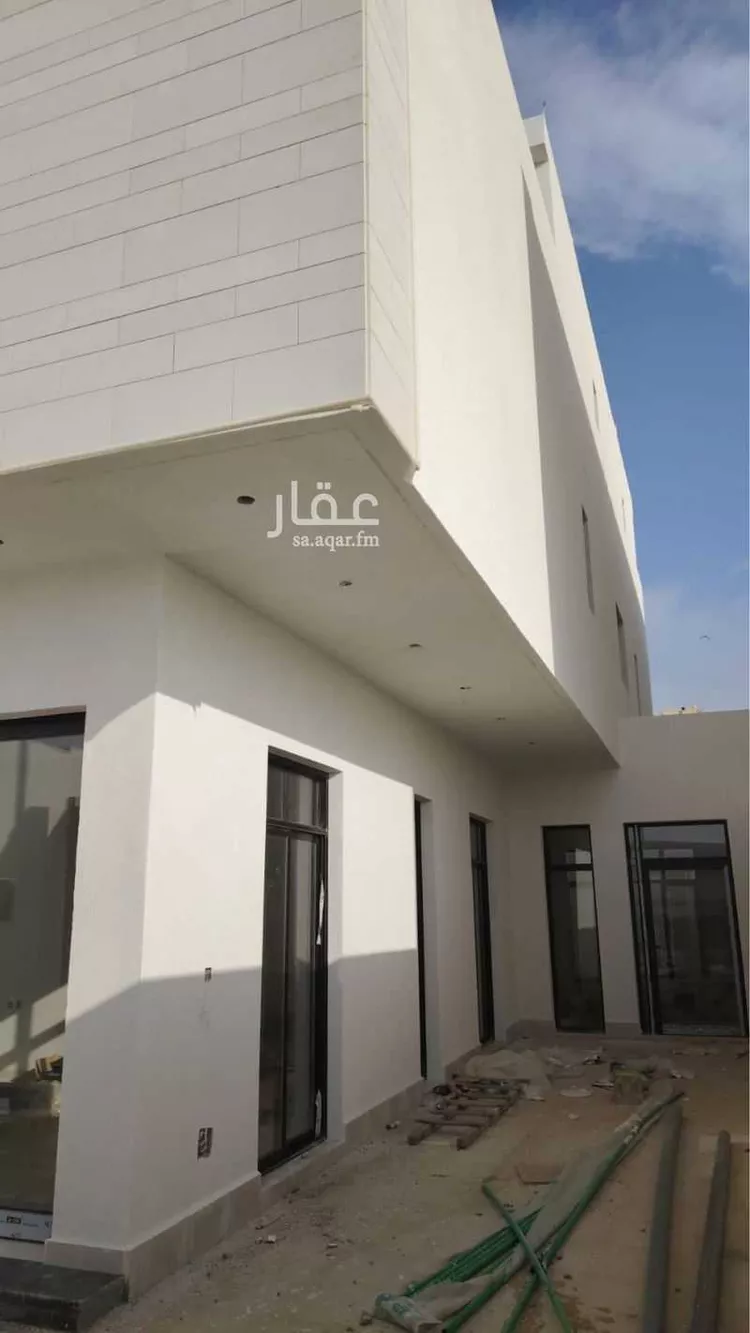 فيلا للبيع في شارع شارع جميل العذري, حي العريجاء الأوسط, مدينة الرياض, منطقة الرياض 1 صورة