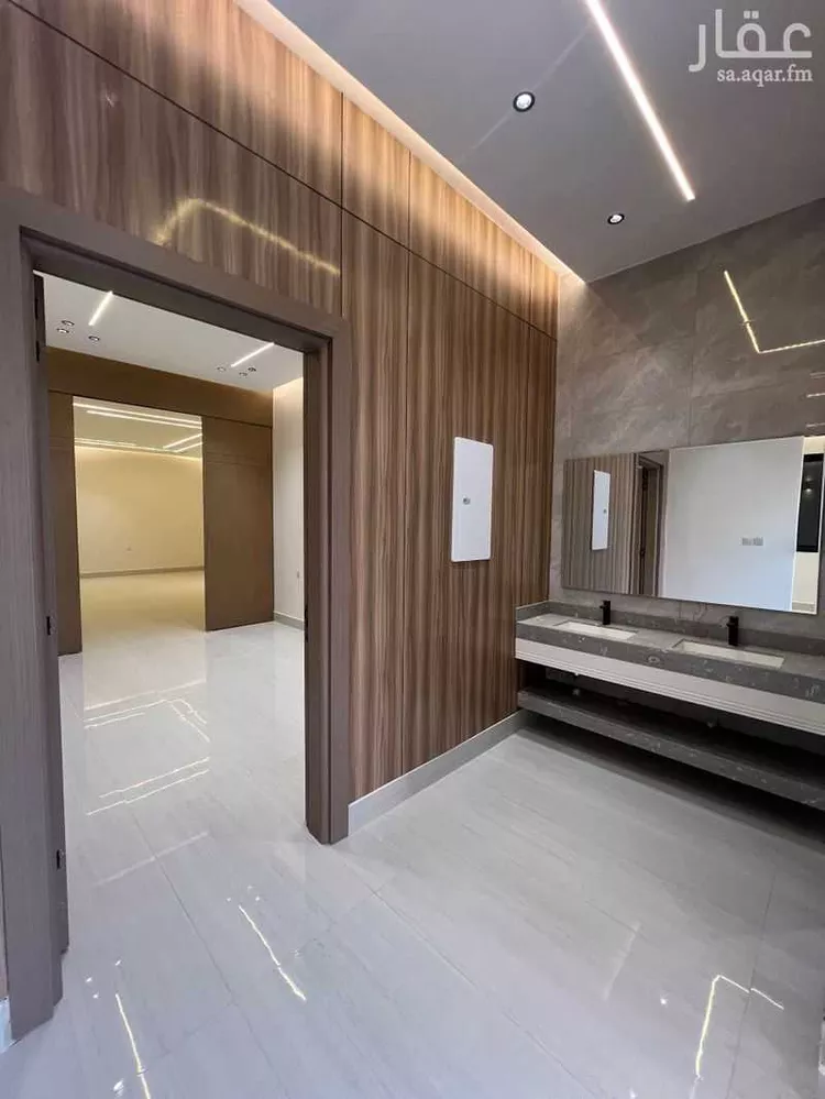 Floor for Sale in Riyadh Al Janadriyah 6