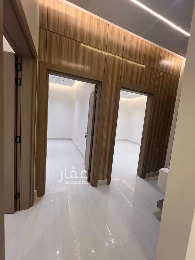 Floor for Sale in Riyadh Al Janadriyah 7