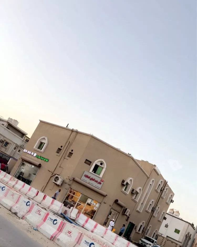 عمارة للإيجار في شارع اسماعيل بن اويس, حي الضباب, مدينة الجبيل, المنطقة الشرقية