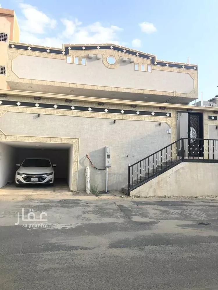 دور للبيع في شارع السفوح ، حي المحالة ، ابها ، منطقة عسير