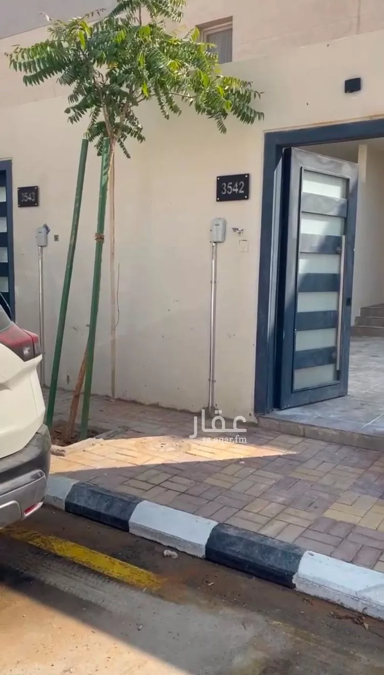 فيلا للإيجار في شارع زكريا الأنصاري, حي مطار الملك خالد الدولي, مدينة الرياض, منطقة الرياض