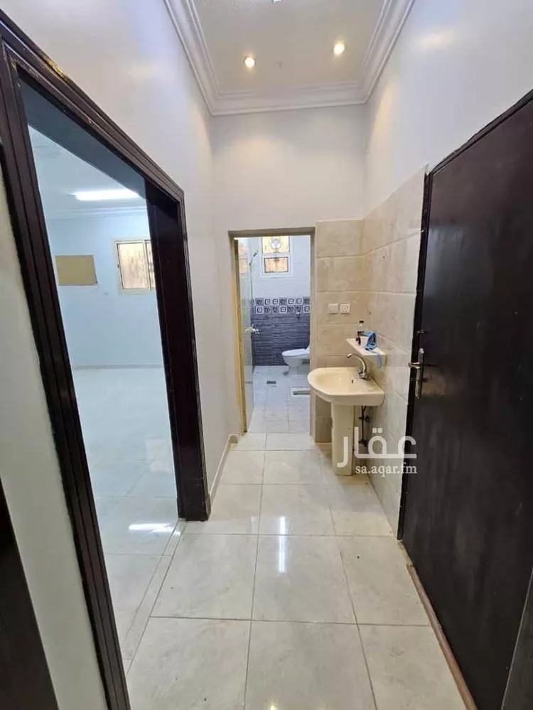شقة للإيجار في شارع رقم 78, حي العزيزية, مدينة الرياض, منطقة الرياض صورة 2