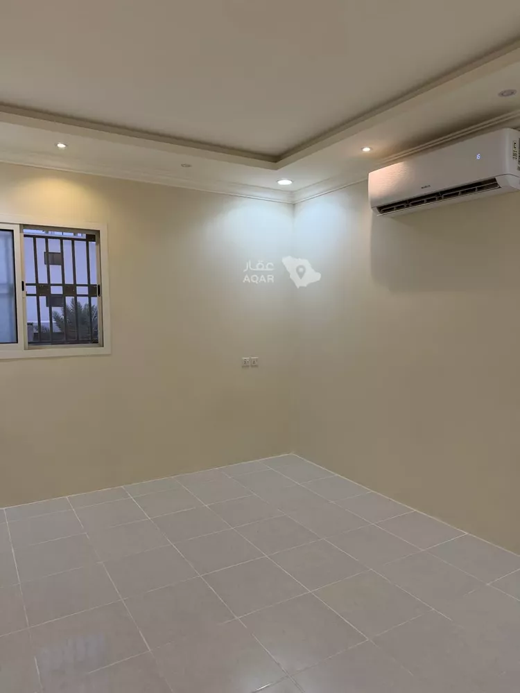 Floor for Rent in Riyadh Al Qirawan 6