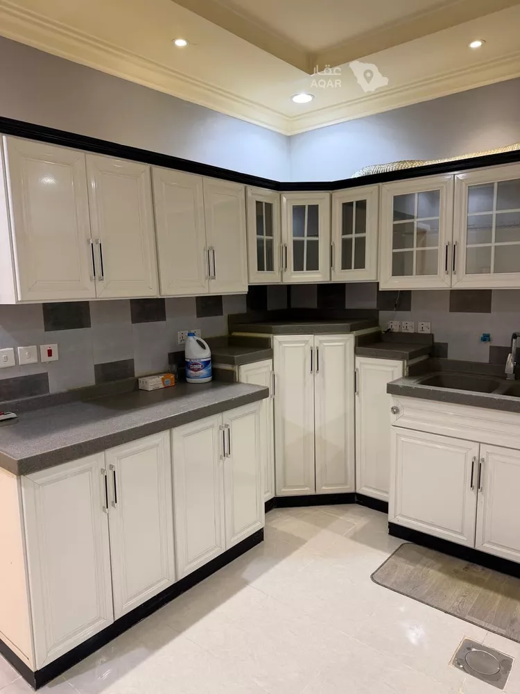 Floor for Rent in Riyadh Al Qirawan 8