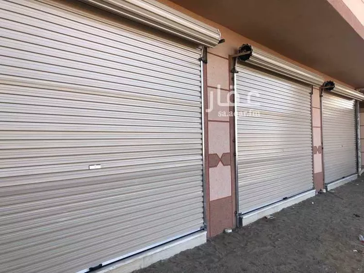 محل للإيجار في شارع فهد بن عبدالعزيز ، حي الورود ، الوجه ، الوجه