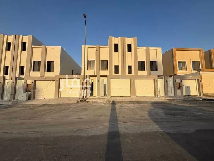 دور للبيع في شارع مصطفى عبدالرزاق, حي عكاظ, مدينة الرياض, منطقة الرياض