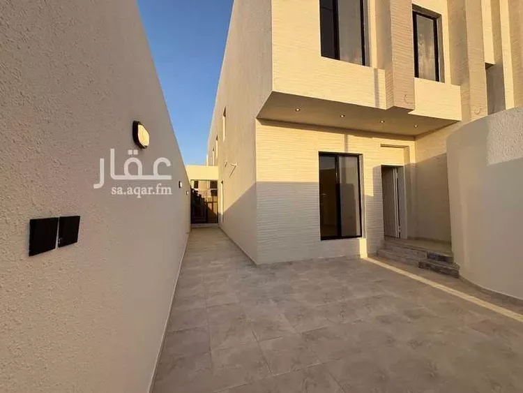 دور للبيع في شارع مصطفى عبدالرزاق, حي عكاظ, مدينة الرياض, منطقة الرياض صورة 3