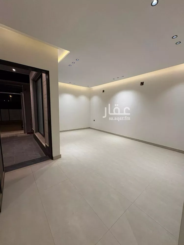 Floor for Sale in Riyadh Al Janadriyah