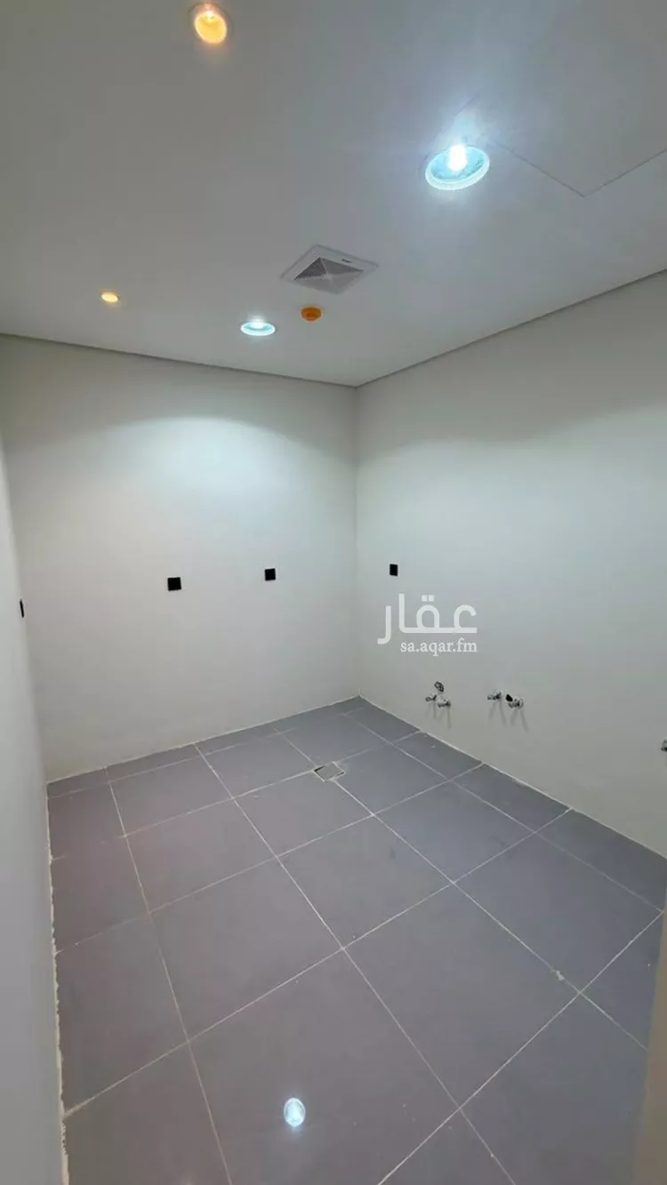 شقة للبيع في شارع عبدالرزاق بليلة, حي العوالي, مدينة الرياض, منطقة الرياض 17
