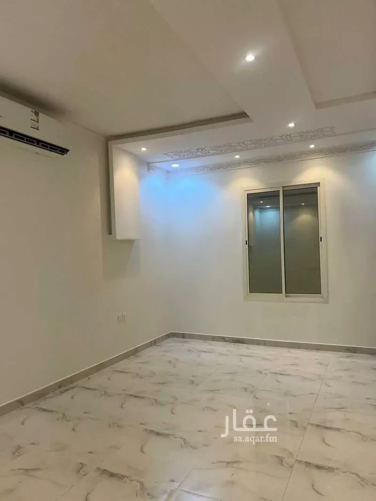 فيلا للبيع في شارع محمد الأزرقي, حي المهدية, مدينة الرياض, منطقة الرياض صورة 2