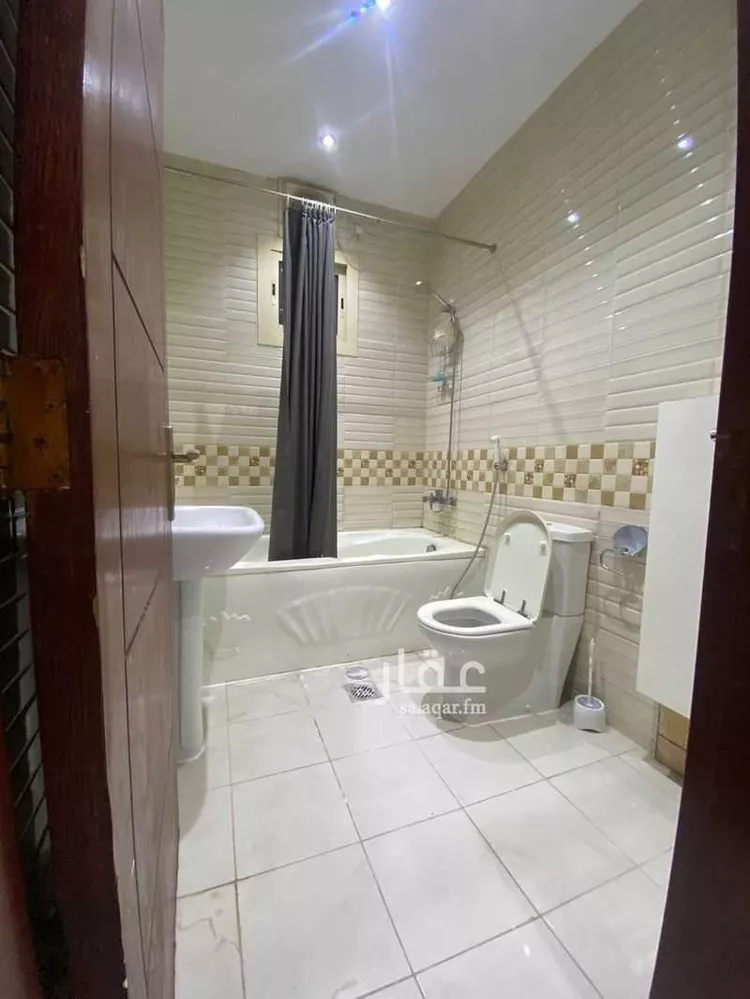 شقة للإيجار في شارع يعلي بن حمزه ، حي النزهة ، جدة ، جدة صورة 4