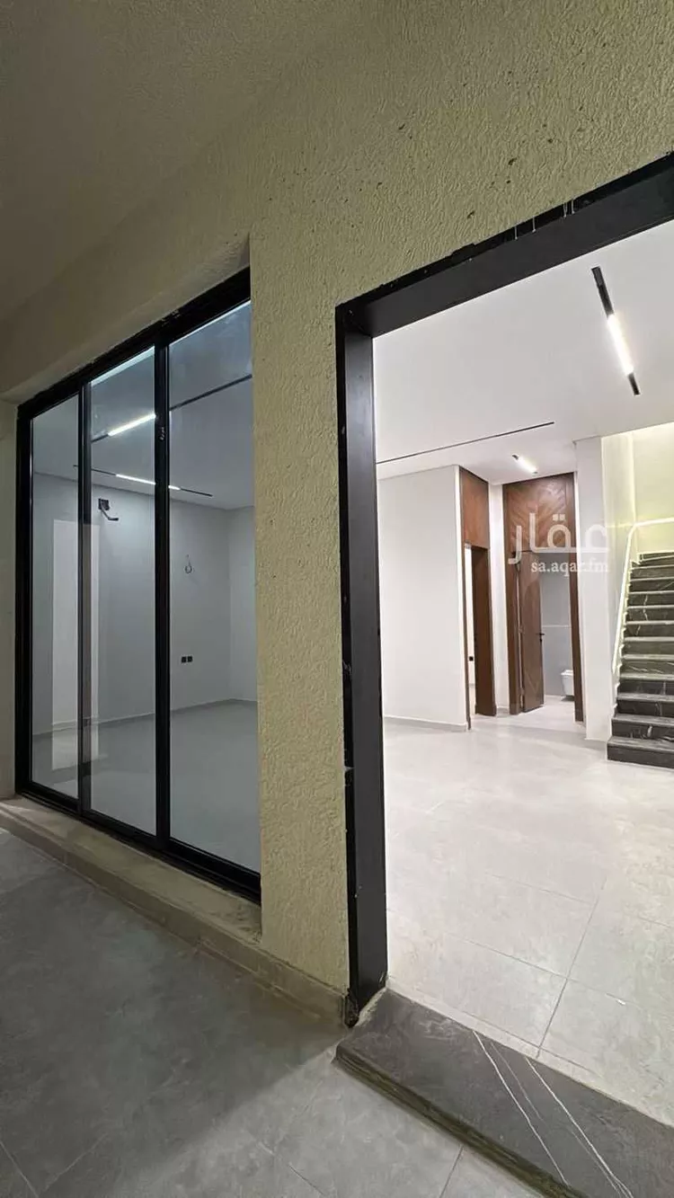 فيلا للبيع في شارع محمد عمر توفيق, حي العوالي, مدينة الرياض, منطقة الرياض صورة 2